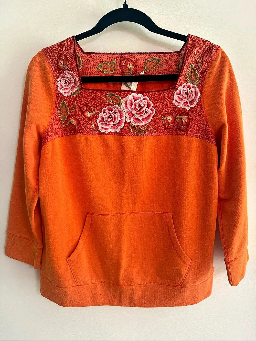 🍊Anthropologie Lilka Women’s Floral Embroidered Sweatshirt Orange - Size Small